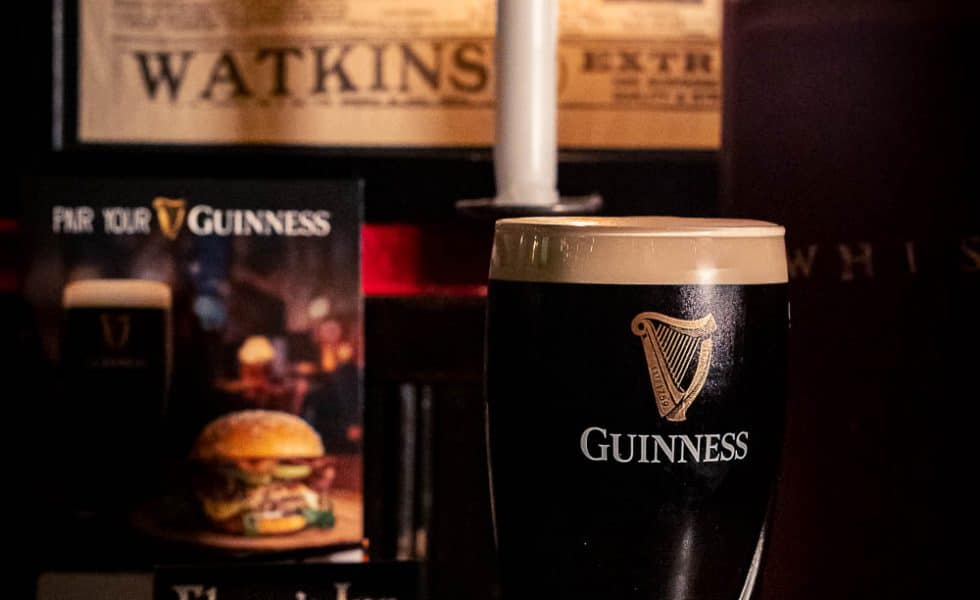 Flynns-Inn-Irish-Whiskey-Pub-Bonn-Altstadt-Guinness-Pint